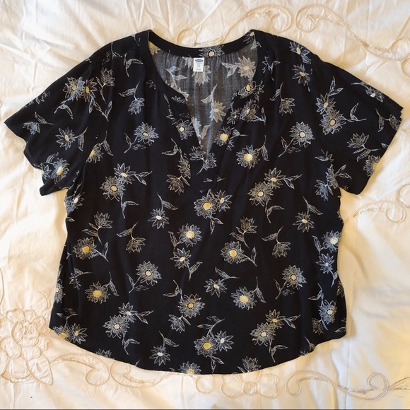 SOLDโOld Navy XXL Lightweight Black Floral Blouse - Picture 3 of 4